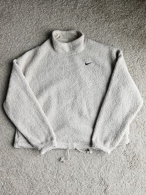 Nike cream fleece sweatshirt Size SMALL
